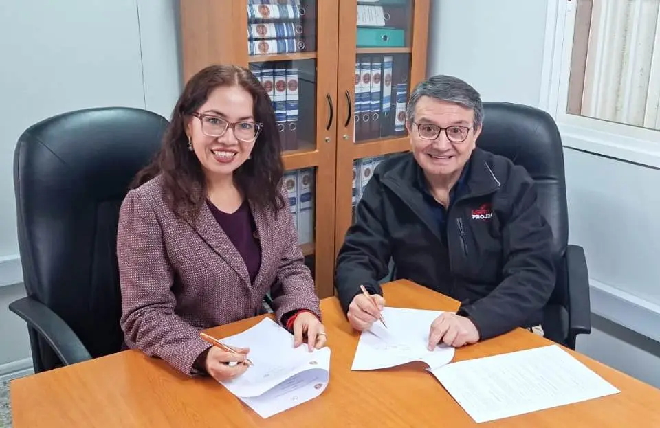Adriana Rivera, Alcaldesa de M. Sierra Gorda; Manuel Viera, Presidente de la C&aacute;mara Minera de Chile.