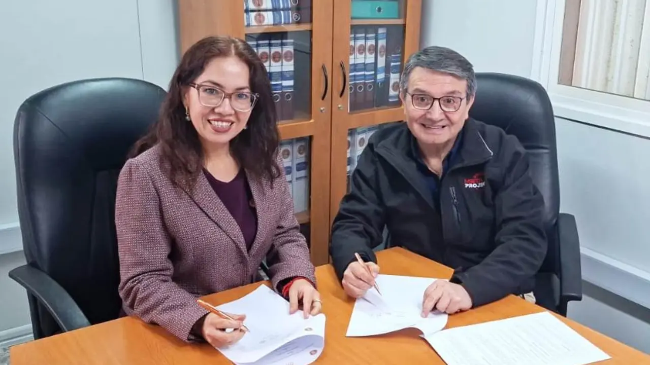 Adriana Rivera, Alcaldesa de M. Sierra Gorda; Manuel Viera, Presidente de la C&aacute;mara Minera de Chile.